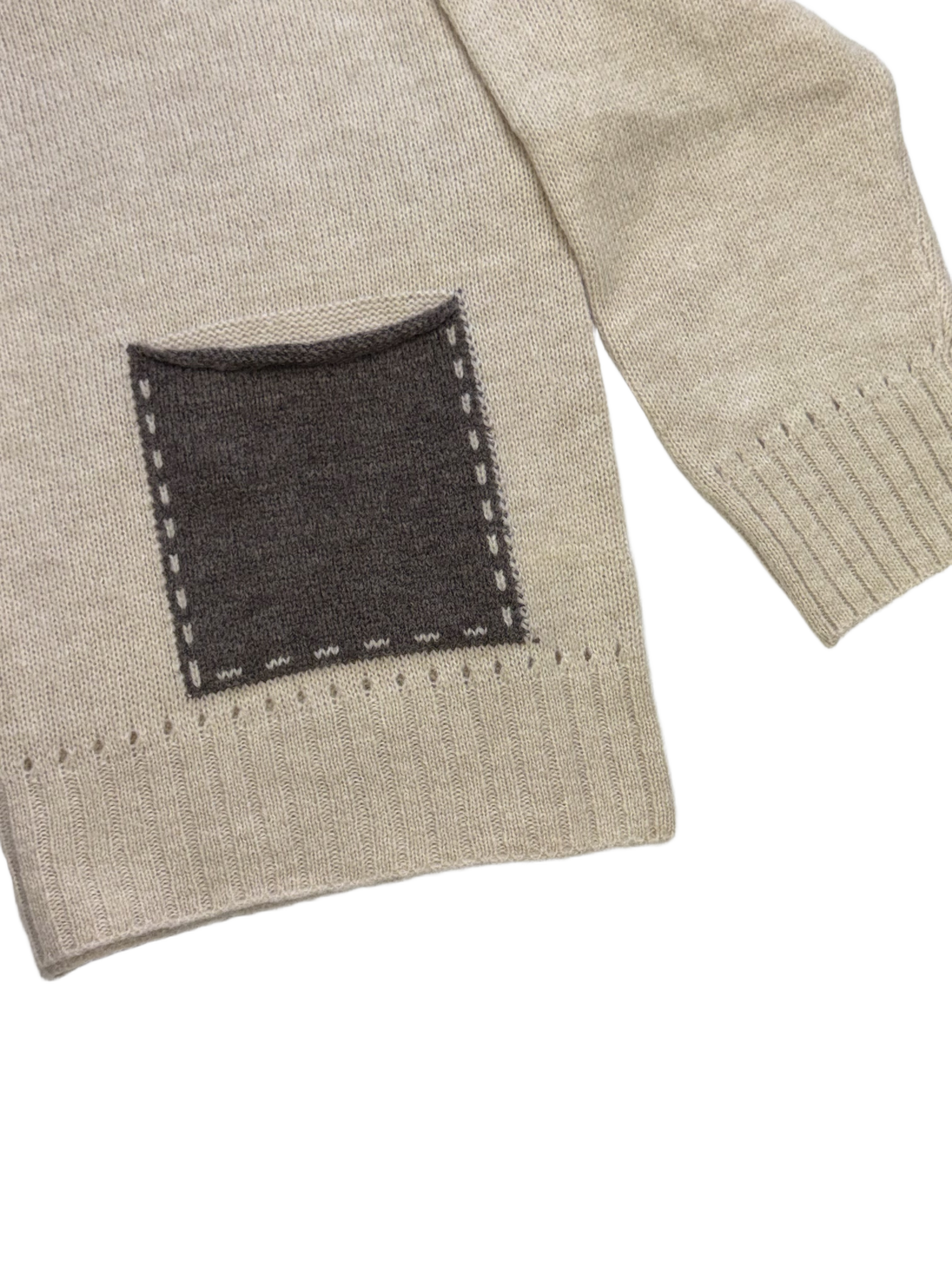 Sweater with contrast pocket / 327138